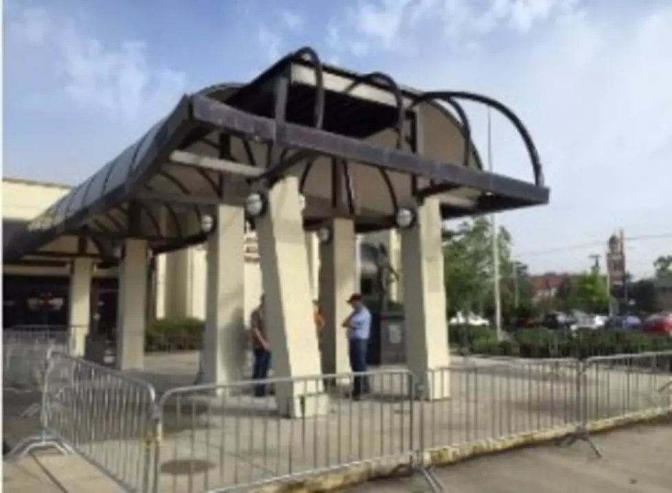 18-Wheeler Backs Into, Damages Lafayette City Hall