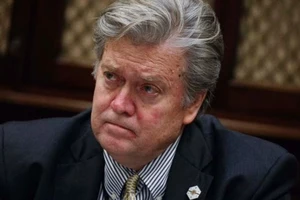 BREAKING: Steve Bannon To Step Down From Breitbart News