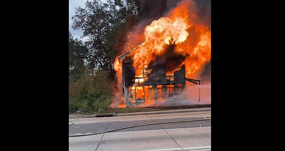 One Man Dead in Vacant House Fire on Evangeline Thruway in Lafayette, Louisiana