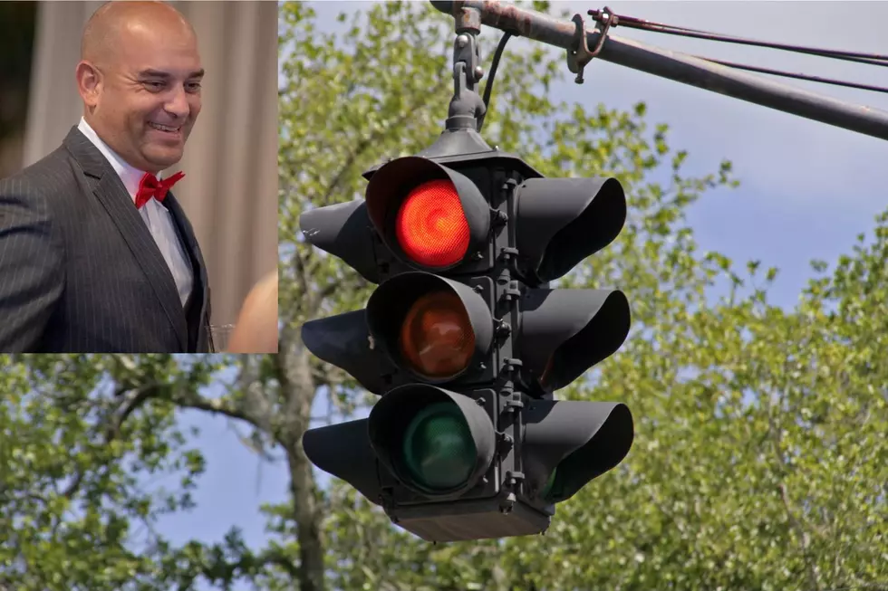 Crowley Mayor Expertly Schools Drivers on How to Navigate Flashing Traffic Light
