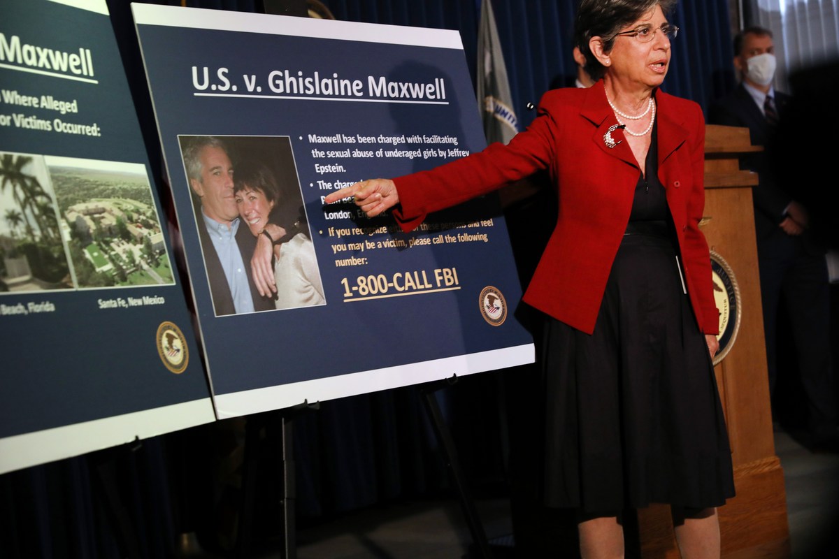 Ghislaine Maxwell Stopped in Louisiana Prison During Transfer