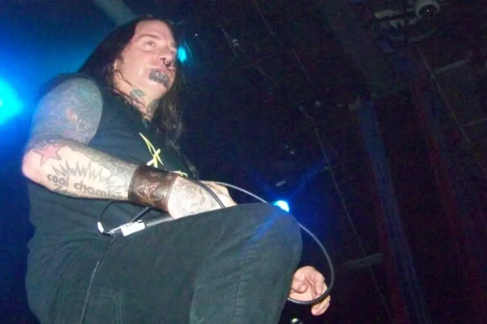 DevilDriver&#8217;s Dez Fafara Releases New Song &#8216;Dark Meadowlark&#8217; To Help Cancer-Stricken Sister