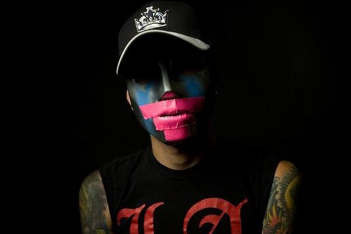 Ex-Hollywood Undead Singer Deuce Unveils Video for ‘America’