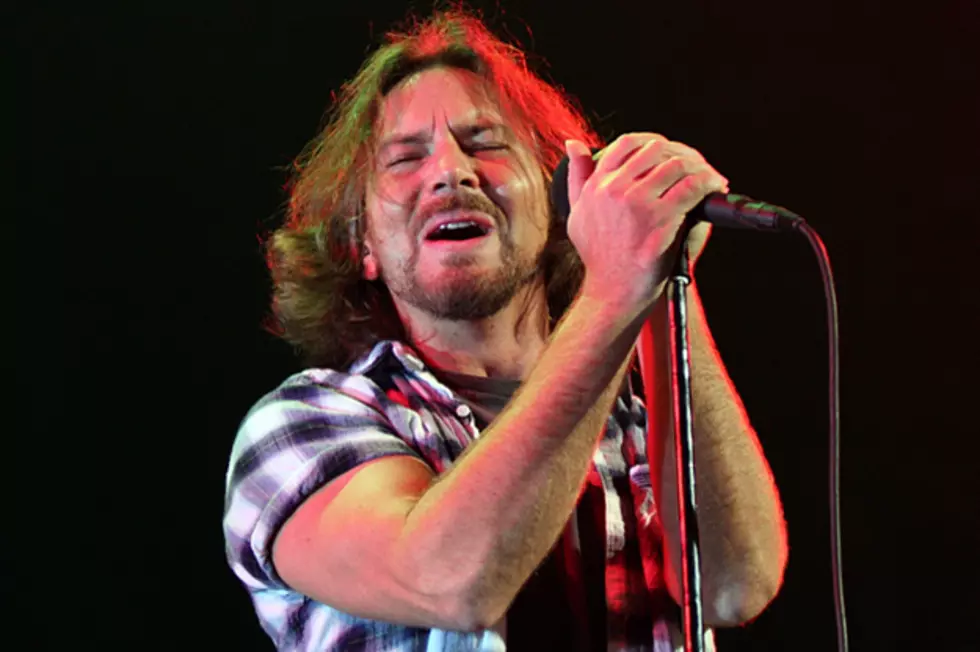 Eddie Vedder Announces 2012 U.S. Solo Tour