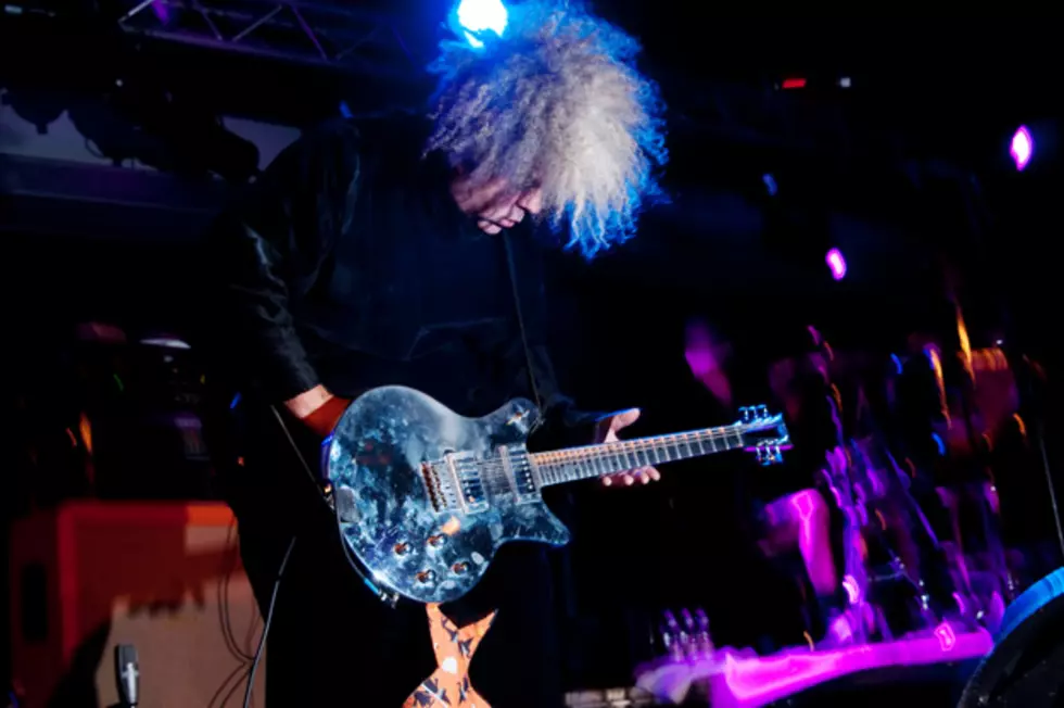 Melvins' Buzz Osborne Plays 'Wikipedia: Fact or Fiction?'