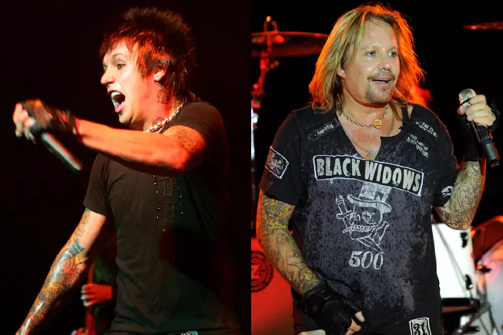 Papa Roach&#8217;s Jacoby Shaddix Joins Motley Crue Onstage In Vegas