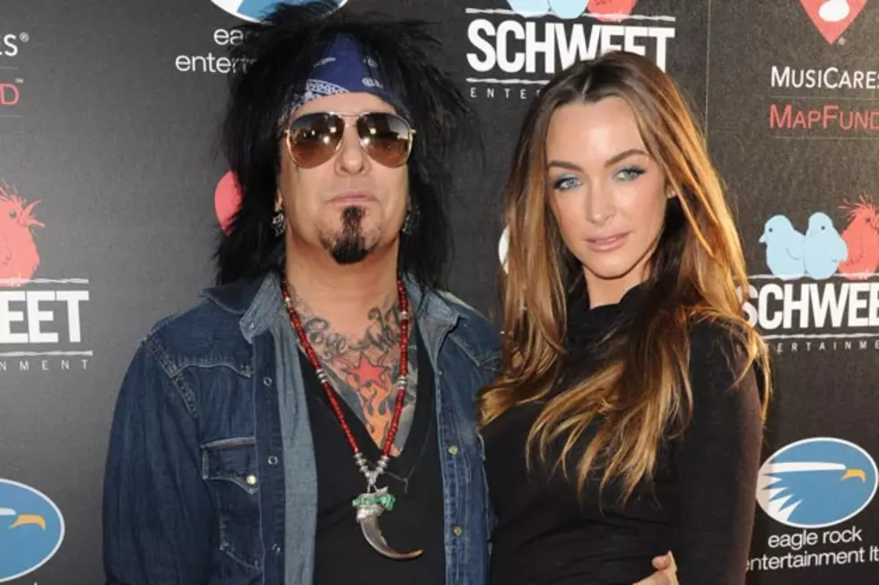 Motley Crue Bassist Nikki Sixx Marries Courtney Bingham