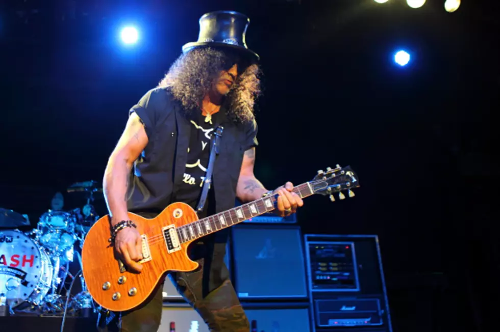 Slash Wins Guitarist of the Year in the 2012 Loudwire Music Awards