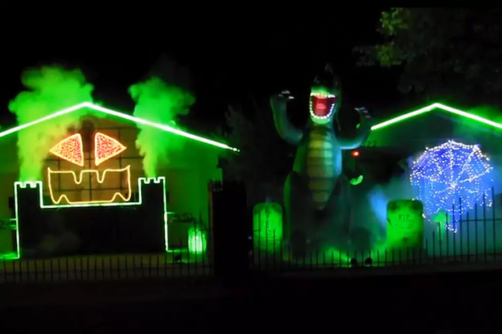 Ozzy Osbourne ‘Bark At The Moon’ Halloween Light Show Terrorizes Texas Neighborhood [Video]