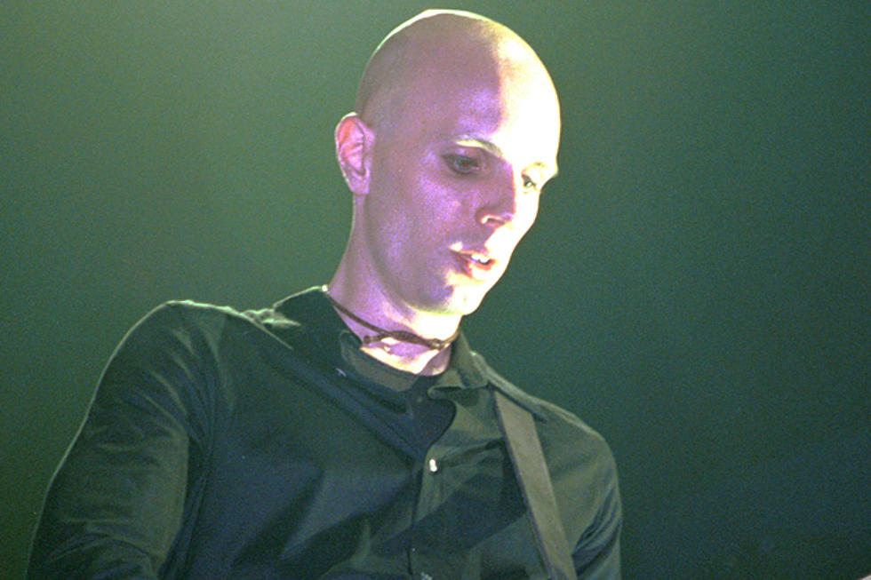 Billy Howerdel Talks A Perfect Circle, Ashes Divide + Trent Reznor’s Guitar Destruction