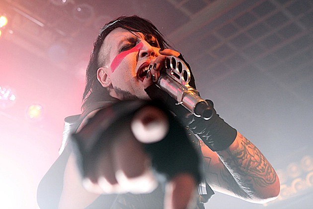 Marilyn Manson recovering from flu after passing out onstage 