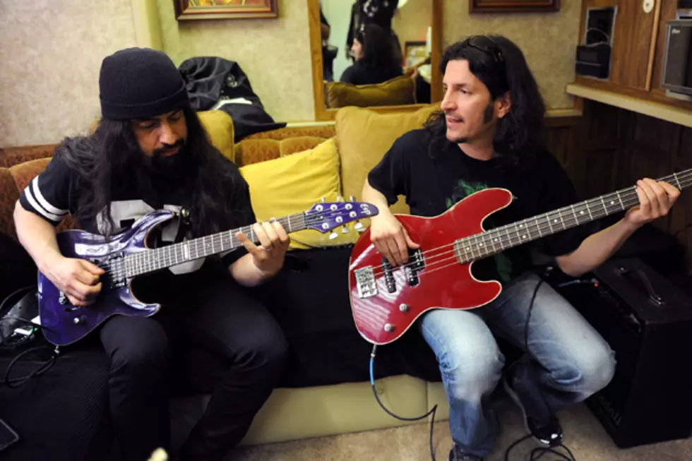 Anthrax&#8217;s Frank Bello Says Band &#8216;Still Loves&#8217; Former Guitarist Rob Caggiano