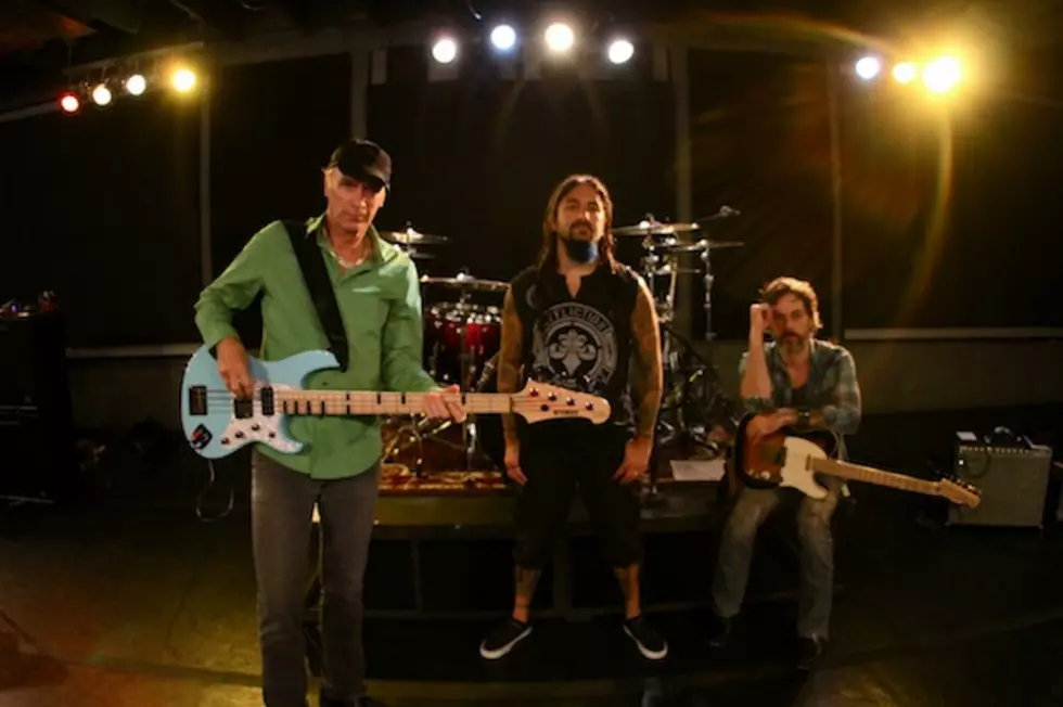 The Winery Dogs, Unleashed in Japan 2013 - Exclusive Stream