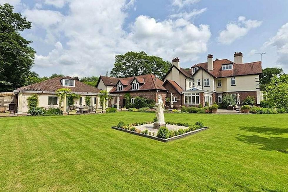 Black Sabbath&#8217;s Tony Iommi Selling England Home for $4.3 Million