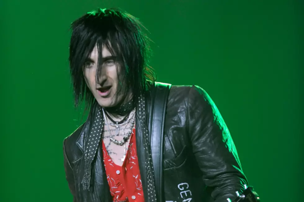Guns N’ Roses Guitarist Richard Fortus Suffers Serious Injuries in Motorcycle Accident