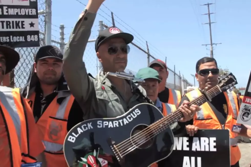 Tom Morello Debuts Nightwatchman Song 'Marching on Ferguson'