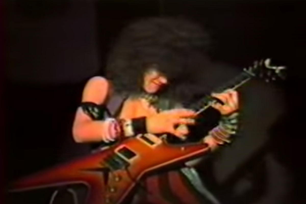 Pantera s Dimebag Darrell Rips A Monster Guitar Solo At 18 pantera-s-dimebag-darrell-rips-a-monster-guitar-solo-at-18
