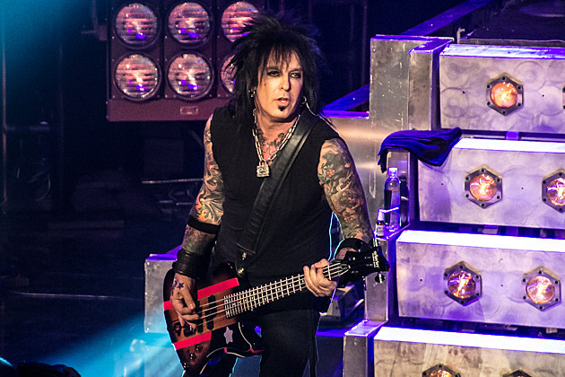 Nikki Sixx&#8217;s Advice to Younger Self: &#8216;Try Not to Snort Colombia&#8217;
