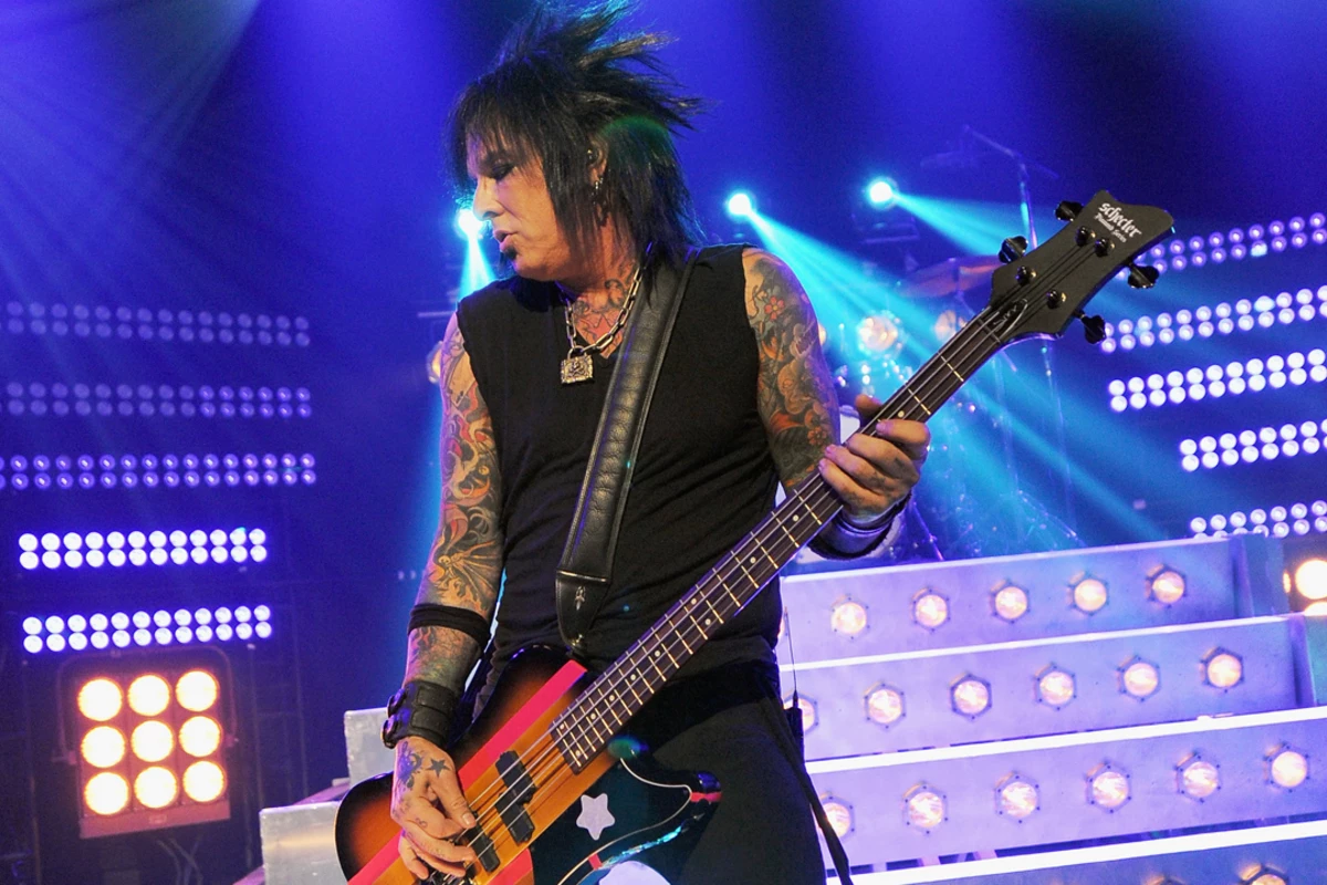 NIKKI SIXX SAYS MOTLEY CRUE'S SONG LIVE WIRE IS ABOUT DOMESTIC VIOLENCE