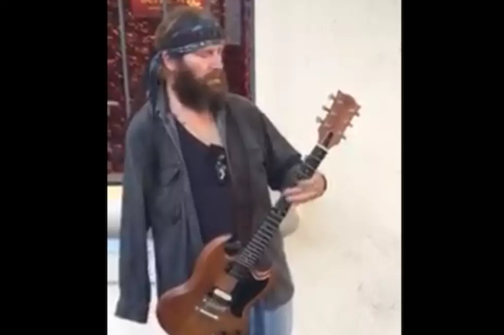 One-Armed Guitarist Shreds Jimi Hendrix’s ‘Voodoo Child’ on the Street
