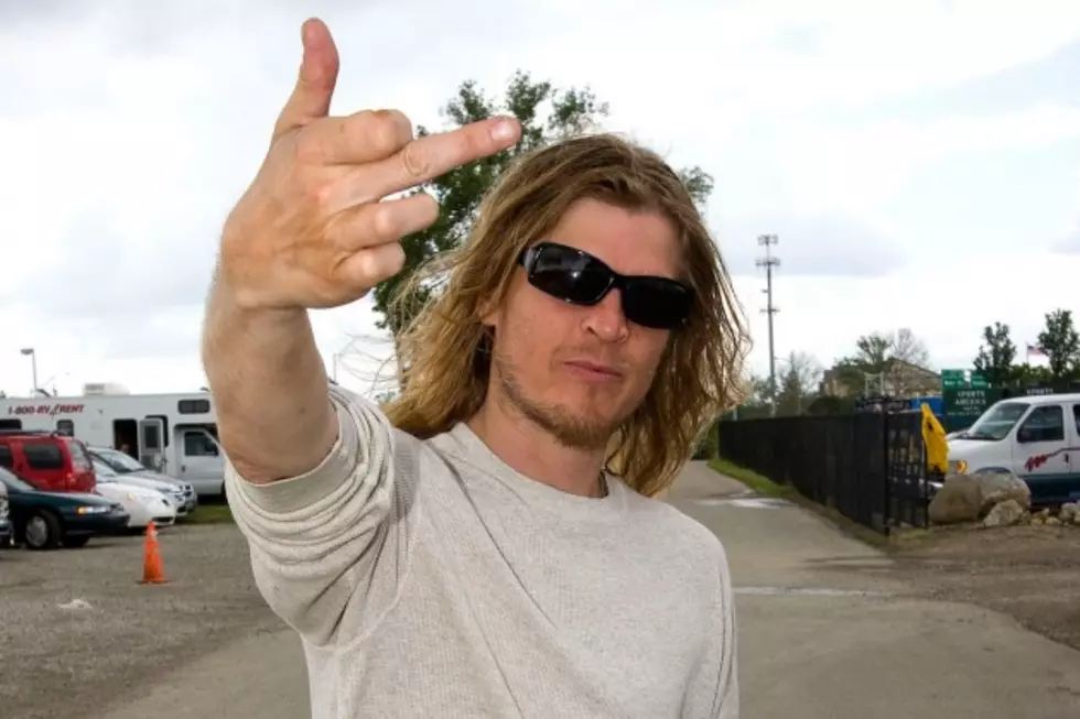 Puddle of Mudd&#8217;s Wes Scantlin Smashes Gear Onstage + Walks Out on Fans Mid-Performance
