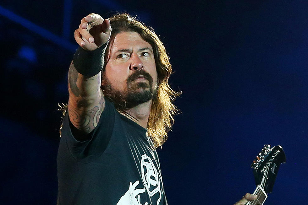 Foo Fighters’ Dave Grohl Praises Infant Drumming Along to His ‘Play’ Video