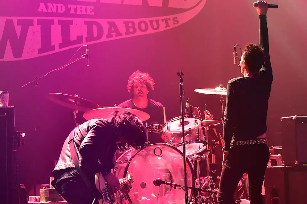 Joey Castillo Temporarily Leaving Scott Weiland Tour