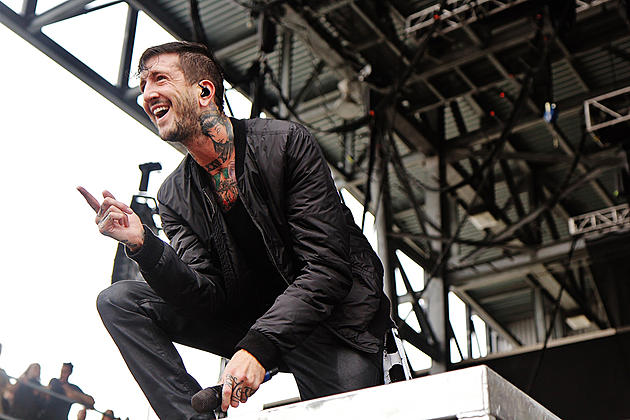 Of Mice &#038; Men&#8217;s Austin Carlile to Undergo Hip and Back Surgery