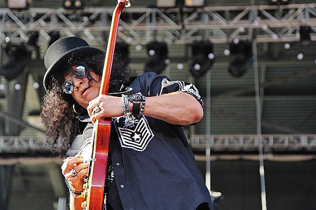 Slash Contemplates Collaboration With Indian Musicians