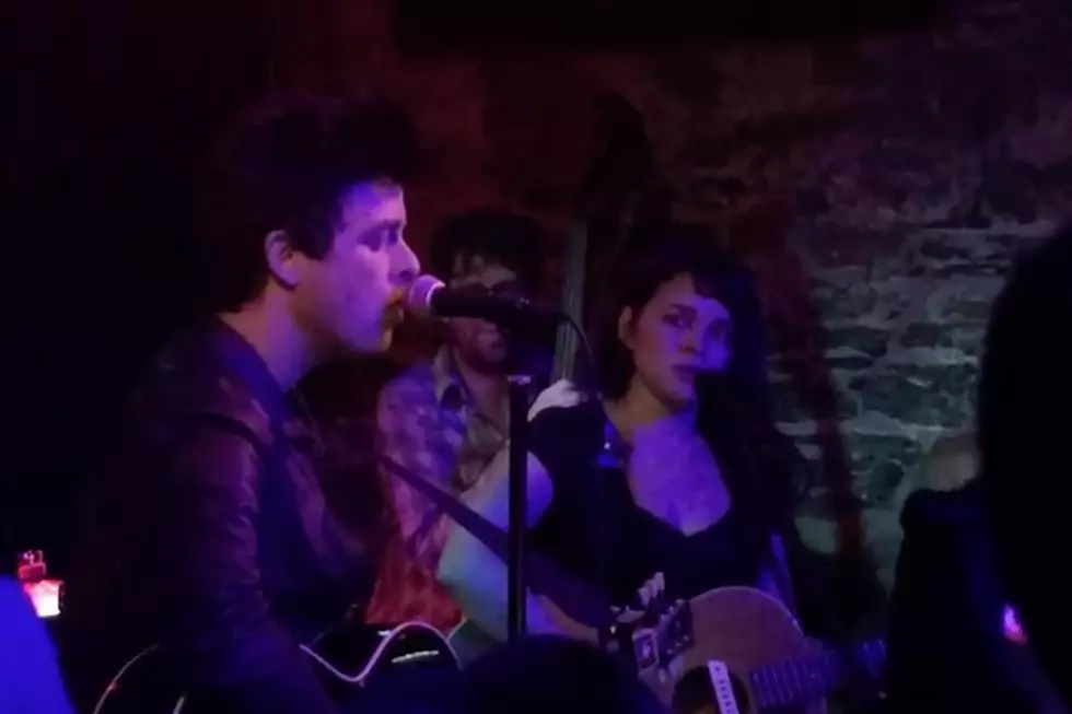 Green Day’s Billie Joe Armstrong Goes Acoustic With Norah Jones at New York Show