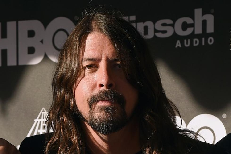 Dave Grohl Shares Air-Drumming Rehab Routine + What Made Him Cry &#8216;Like a F&#8211;king Baby&#8217;