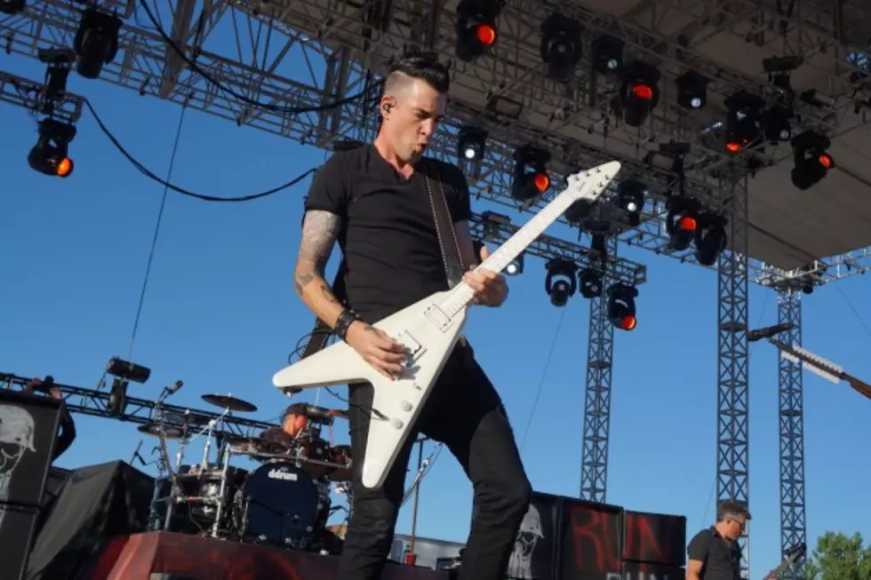 Theory of a Deadman Heat Up 2015 Loudwire Music Festival &#8211; Photos + Video