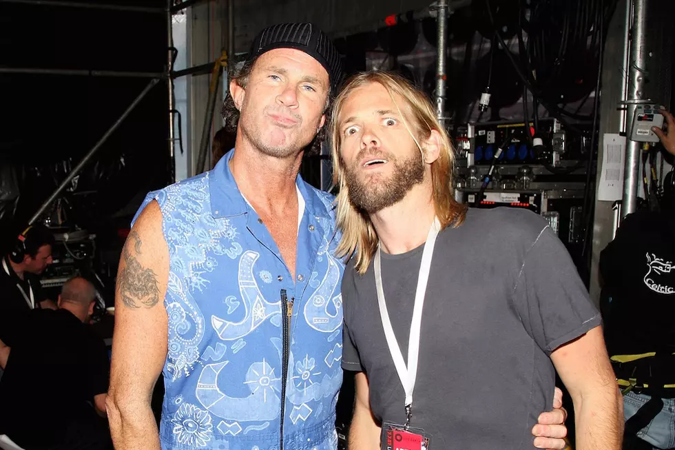 Red Hot Chili Peppers’ Drummer Chad Smith Performs with Foo Fighters in NYC [VIDEO]