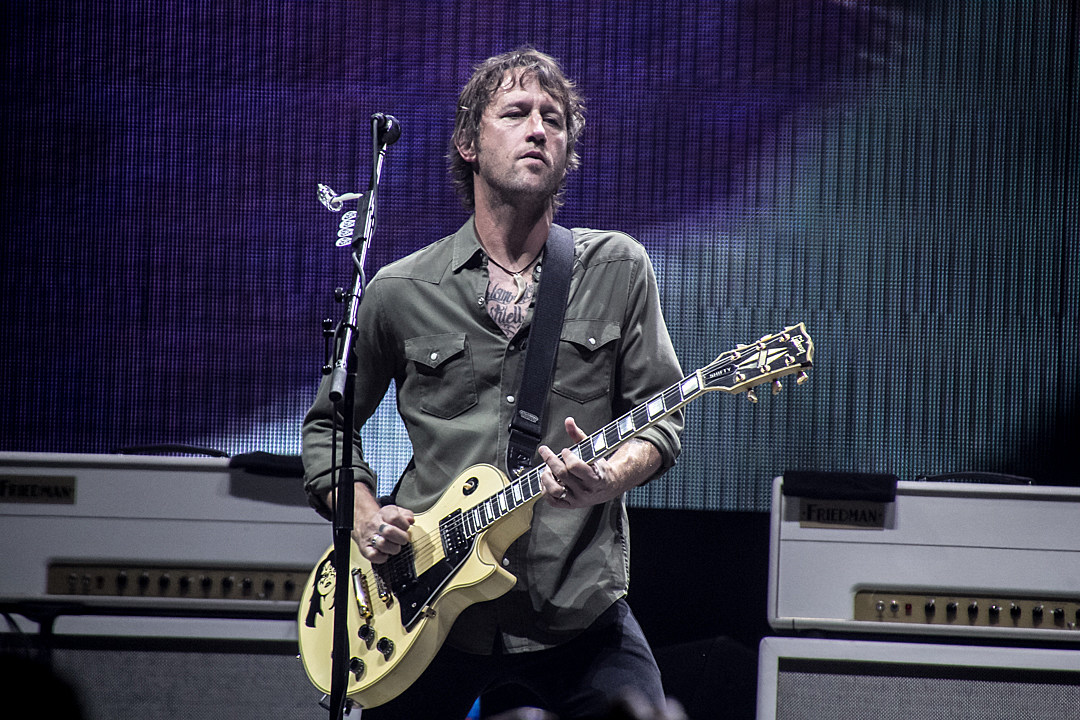 Foo Fighters' Chris Shiflett Replaces Guitarist's Stolen Fender