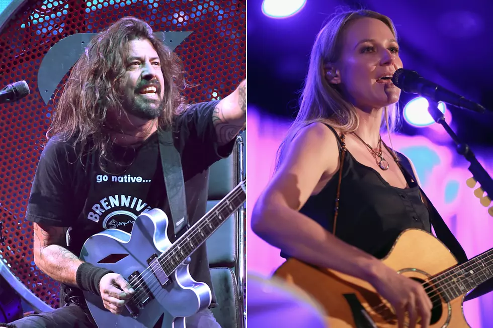 Foo Fighters Welcome Jewel for Performance of Led Zeppelin’s ‘Whole Lotta Love’ in Phoenix