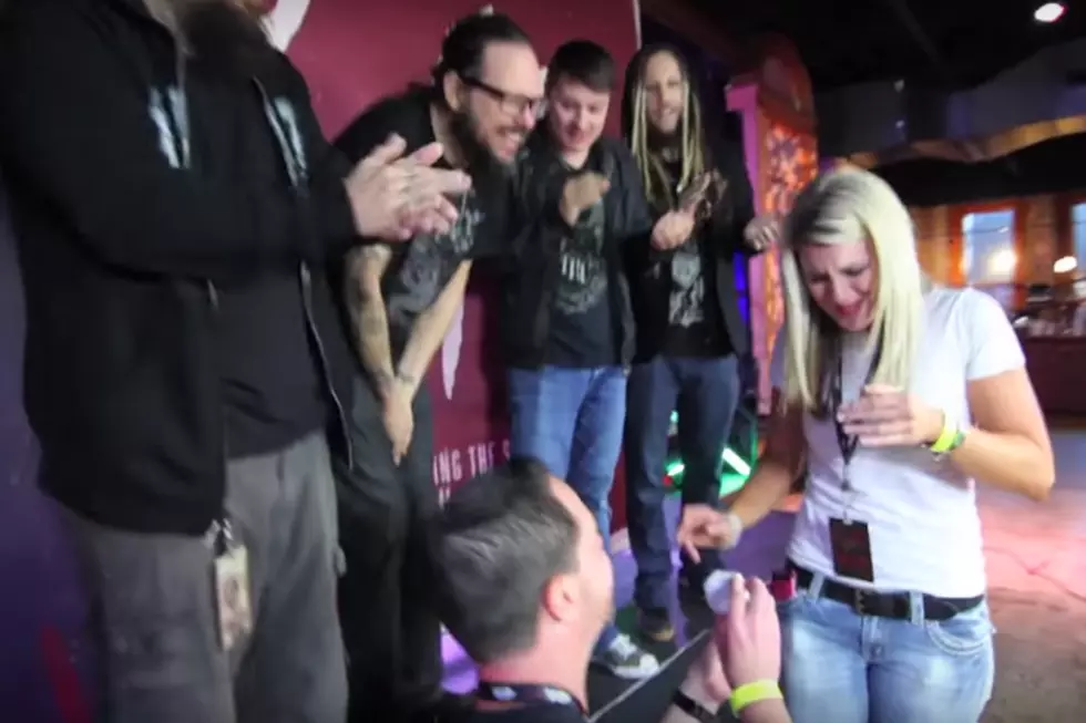 Man Proposes to Girlfriend in Front of Korn at Meet-and-Greet