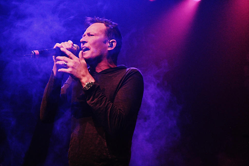 Scott Weiland & The Wildabouts Rock New York City Fans