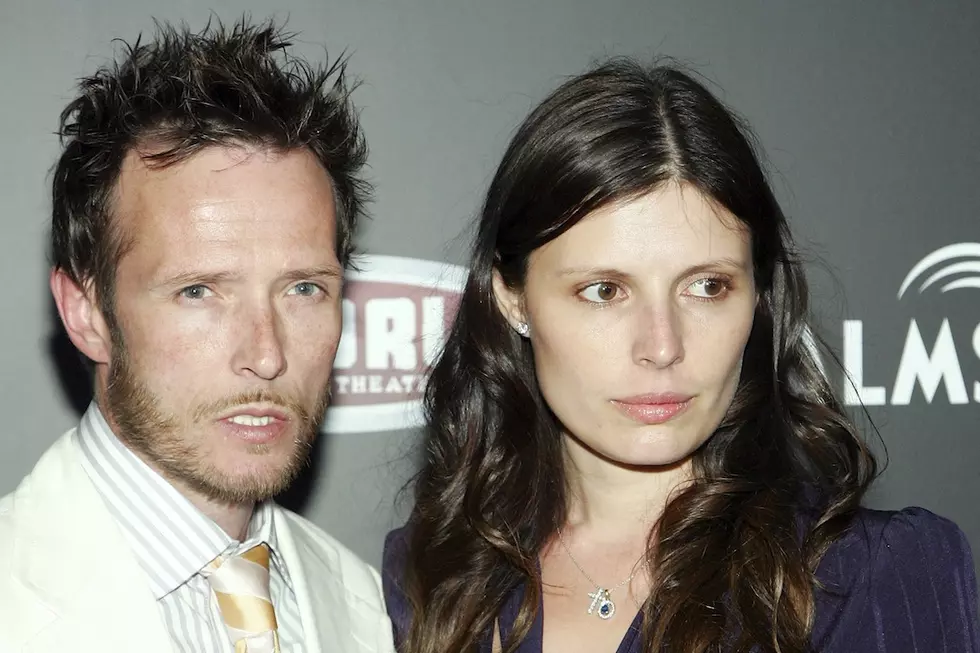 Scott Weiland’s Ex-Wife Mary Files To Be Named Executor of Singer’s Will