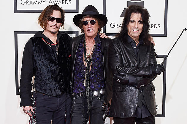 Hollywood Vampires&#8217; Alice Cooper: Joe Perry Asked Johnny Depp for Guitar Lessons