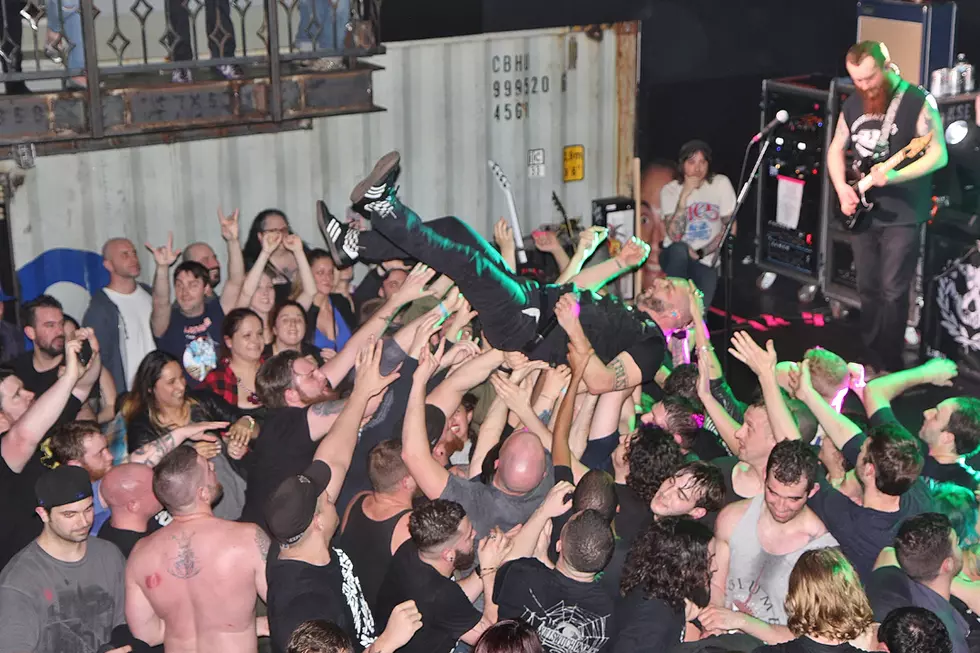 Killswitch Engage&#8217;s Jesse Leach Crowdsurfs to Bar and Back Mid-Performance