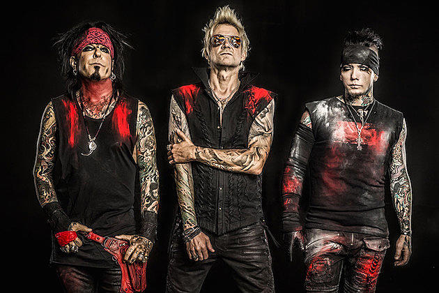 Sixx: A.M. Perform Acoustic Version of Motley Crue&#8217;s &#8216;Live Wire&#8217;