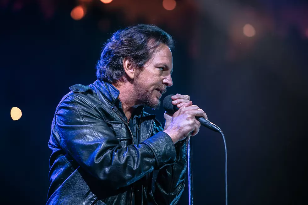 Eddie Vedder Ejects Crowd Member at Chicago Pearl Jam Show, Dennis Rodman Picks Up Singer Onstage