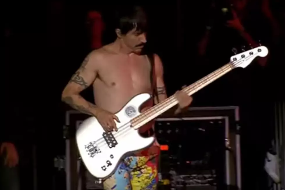 Red Hot Chili Peppers Trade Instruments for ‘Hey Bulldog’ Jam at Pinkpop Festival