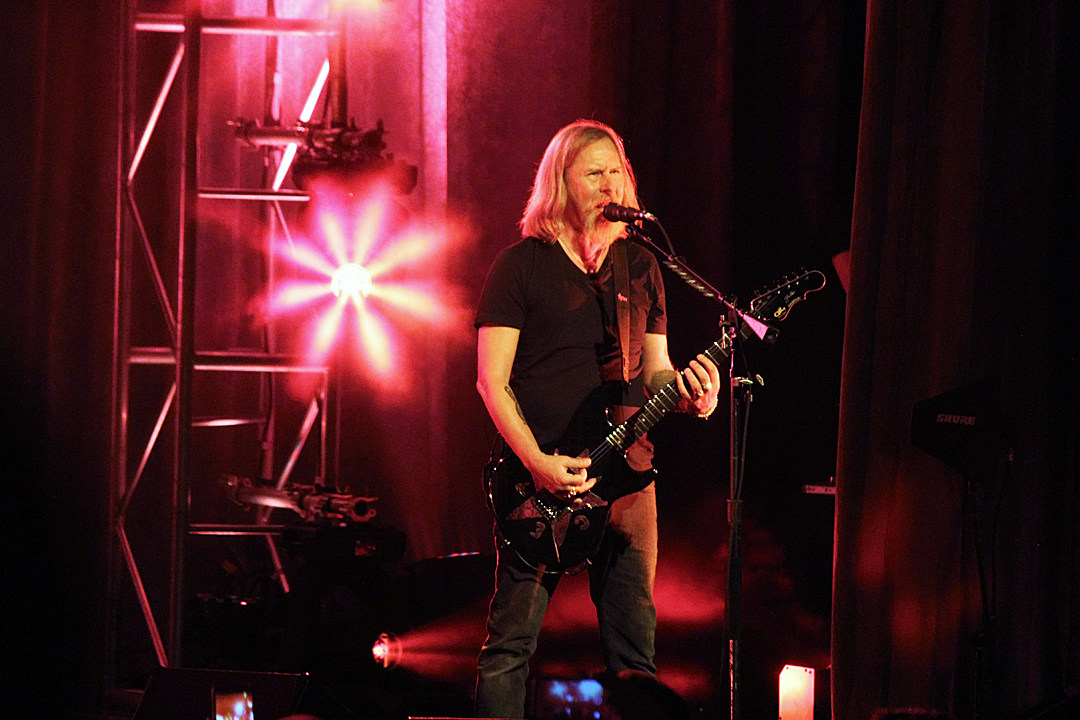 Jerry Cantrell Releases Song 'A Job To Do' From 'John Wick 2'