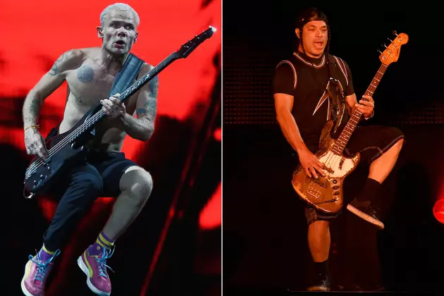 Red Hot Chili Peppers Mistaken for Metallica in Belarus, Forced to Sign Metallica Memorabilia