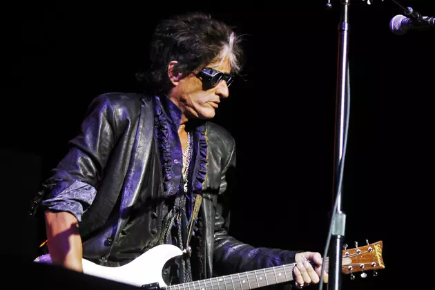 Joe Perry to Rejoin Hollywood Vampires After Collapsing Onstage