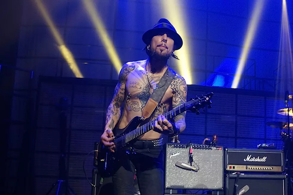 Watch Dave Navarro Rock the National Anthem To Introduce New ‘Ink Master: Shop Wars’ Season