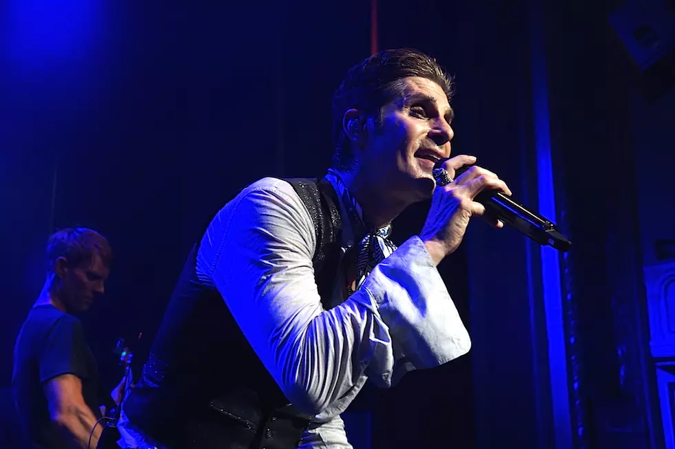 Perry Farrell on EDM: ‘I Want to Vomit It Out of My Nostrils’