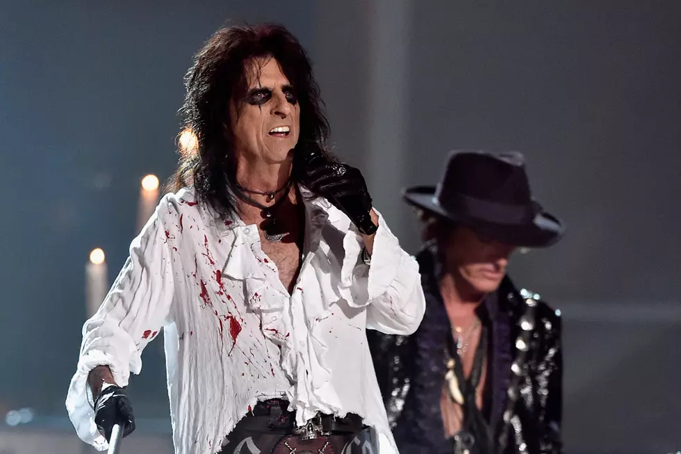 Alice Cooper: Joe Perry&#8217;s Collapse at Hollywood Vampires Show &#8216;Scared the Hell Out of Me&#8217;