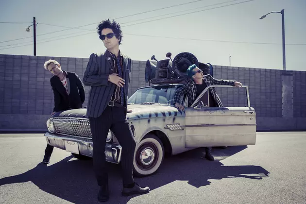 Green Day&#8217;s Billie Joe Armstrong Talks 2012 Onstage Meltdown + Rehab: &#8216;My Foundation Was Cracked&#8217;
